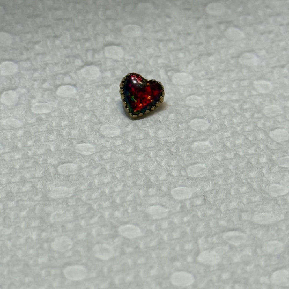 14KT Gold Red Anatometal Heart Top 14G Internally Threaded